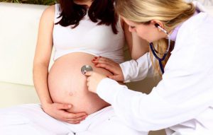 Examination of a pregnant woman